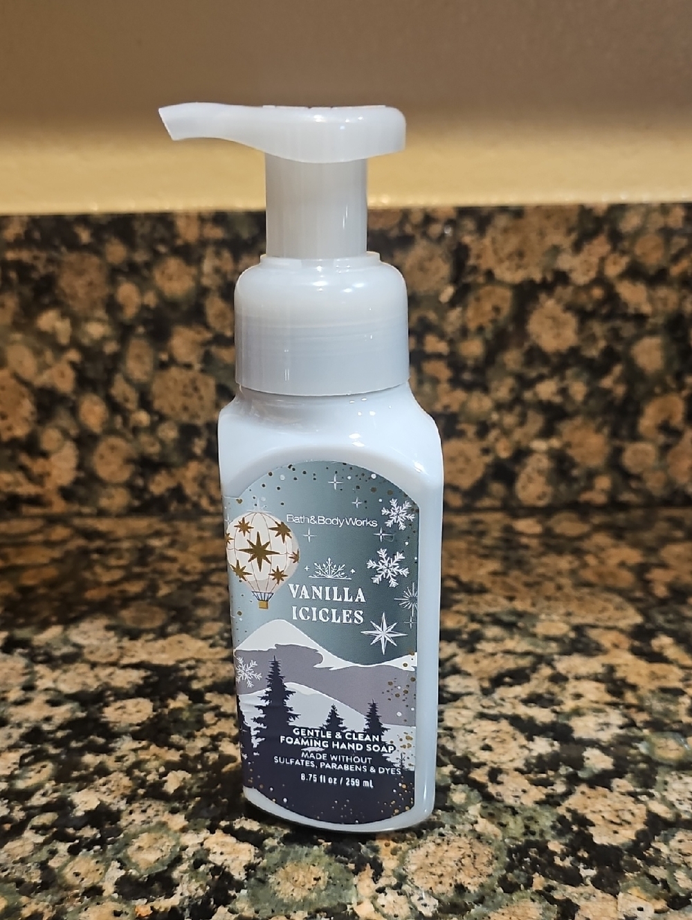 BBW Vanilla Icicles gentle & clean Foaming Hand Soap